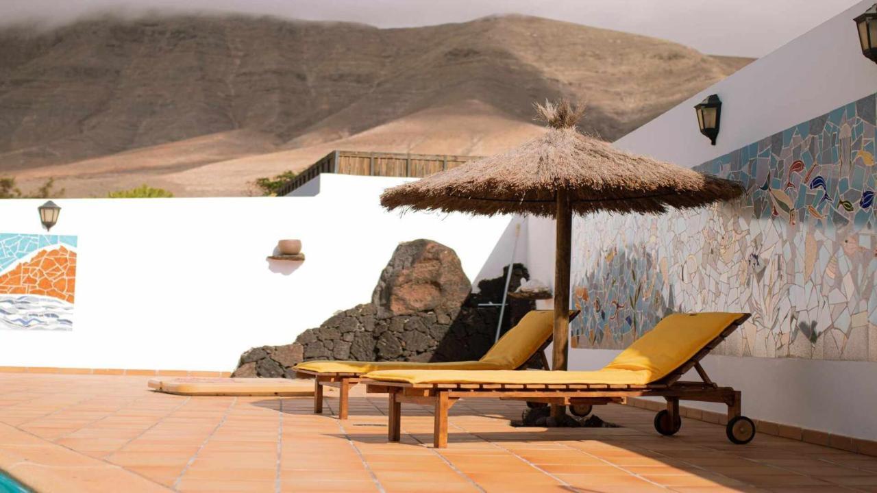 Bungalow Allende Famara Con Piscina Privada Y Ac Exterior foto
