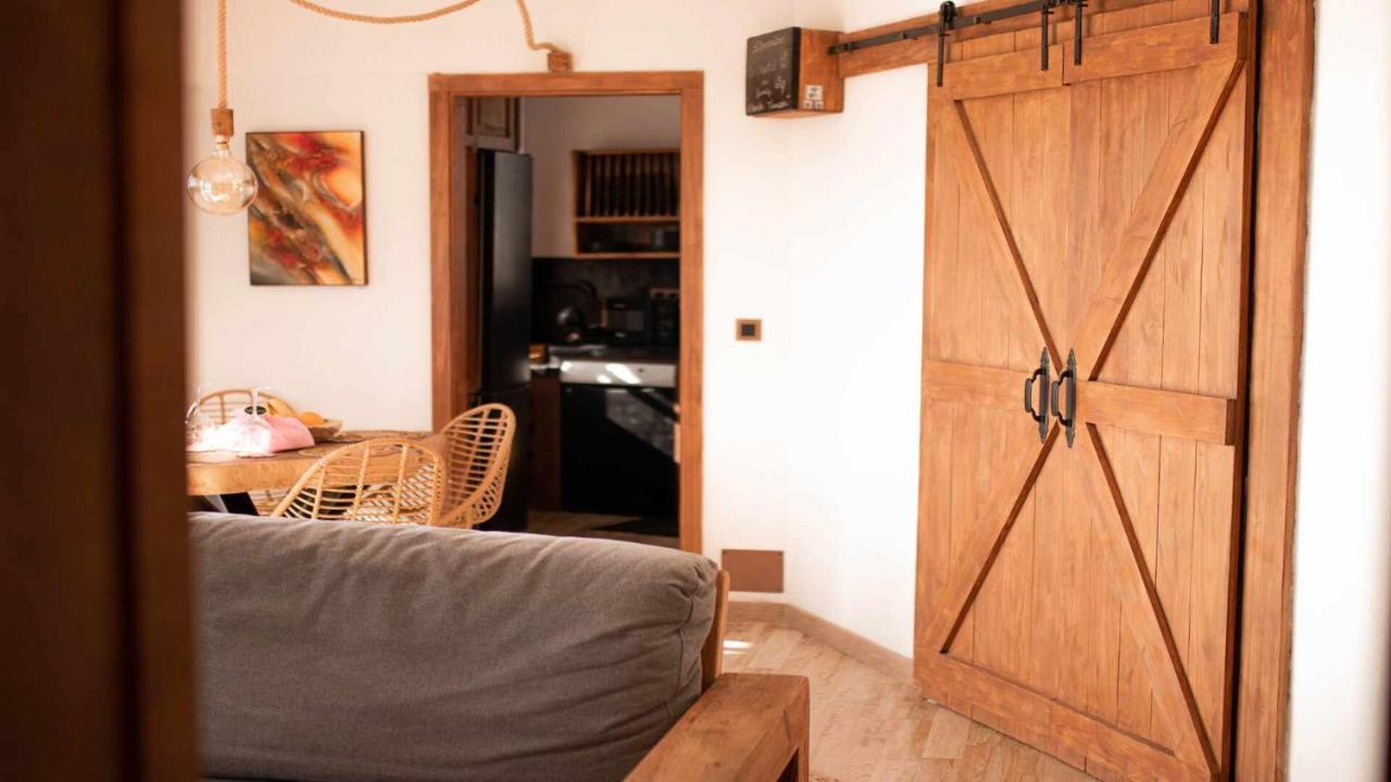 Bungalow Allende Famara Con Piscina Privada Y Ac Exterior foto